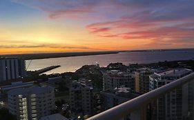 Luxury Two-Beds Harbour Views Apartment